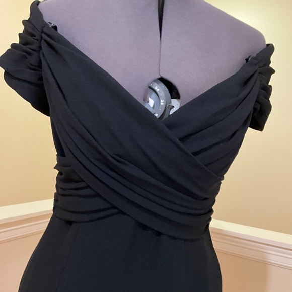 Nicole Miller, size 2, height 5’2”, weight 110. Fits like a glove. - Picture 4 of 4